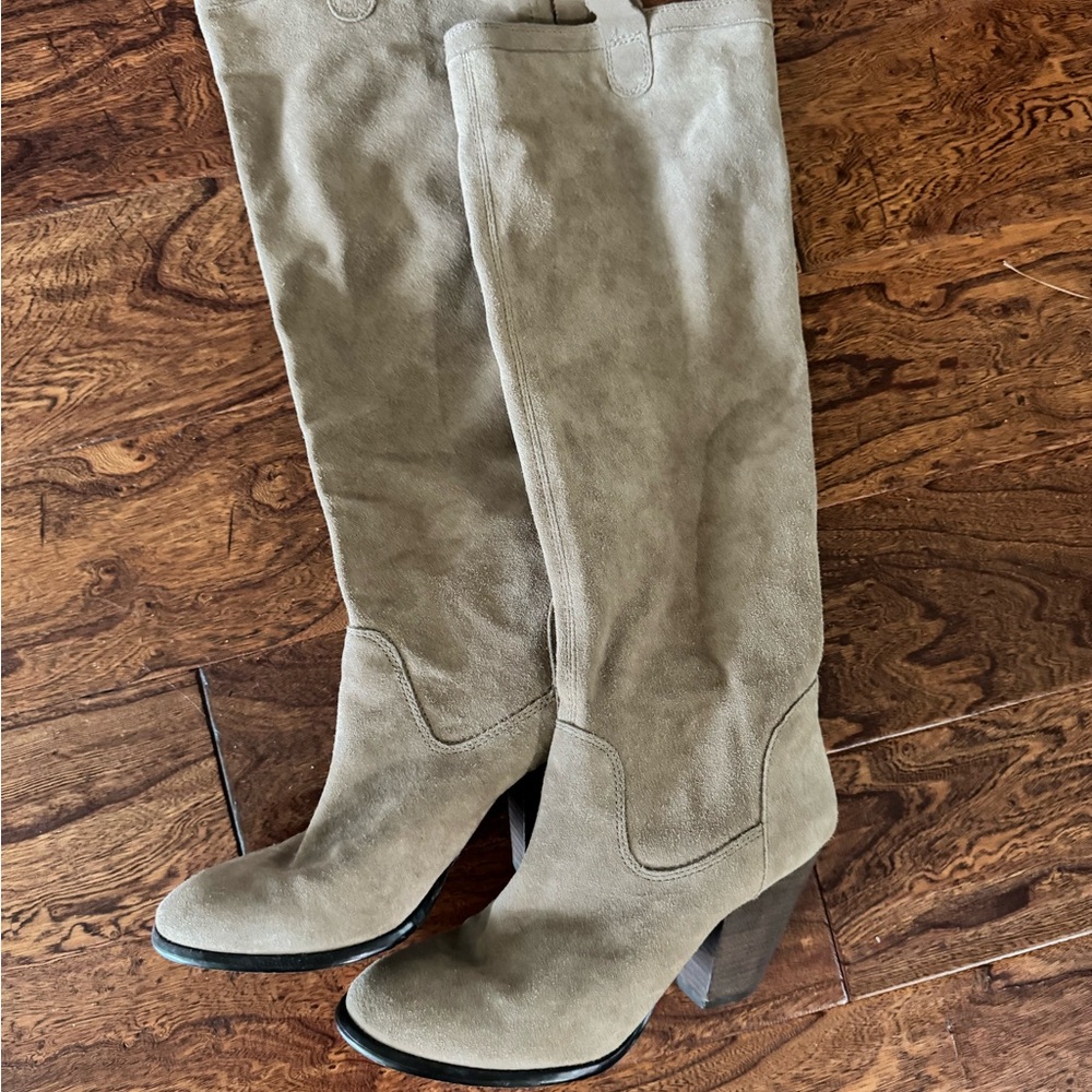 Women's Tan Knee-High Boots